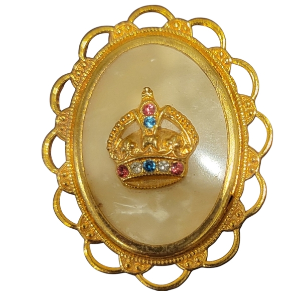 1953 Queen Elizabeth Coronation Souvenir Brooch/Pin Gold Tone Mother of Pearl - Picture 1 of 3